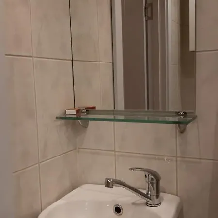 Kesk Apartment *
